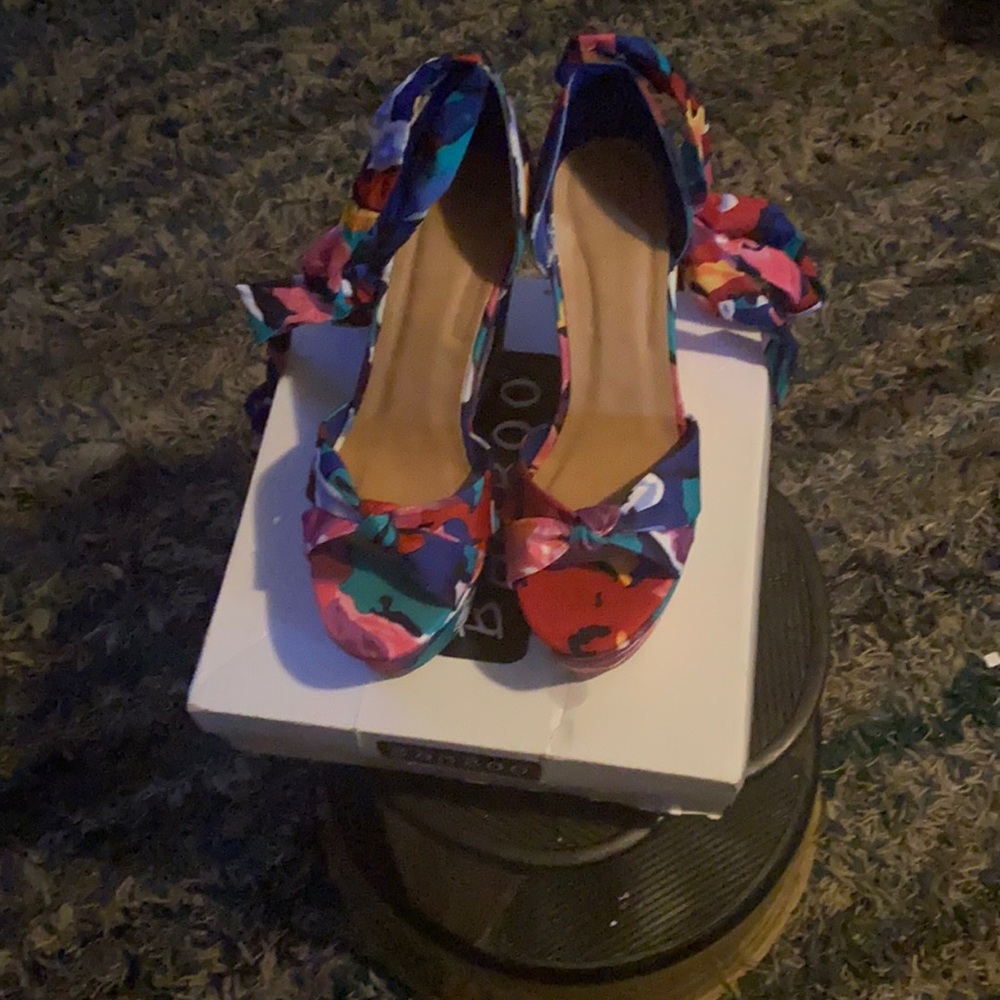 Floral Tie Up Wedges